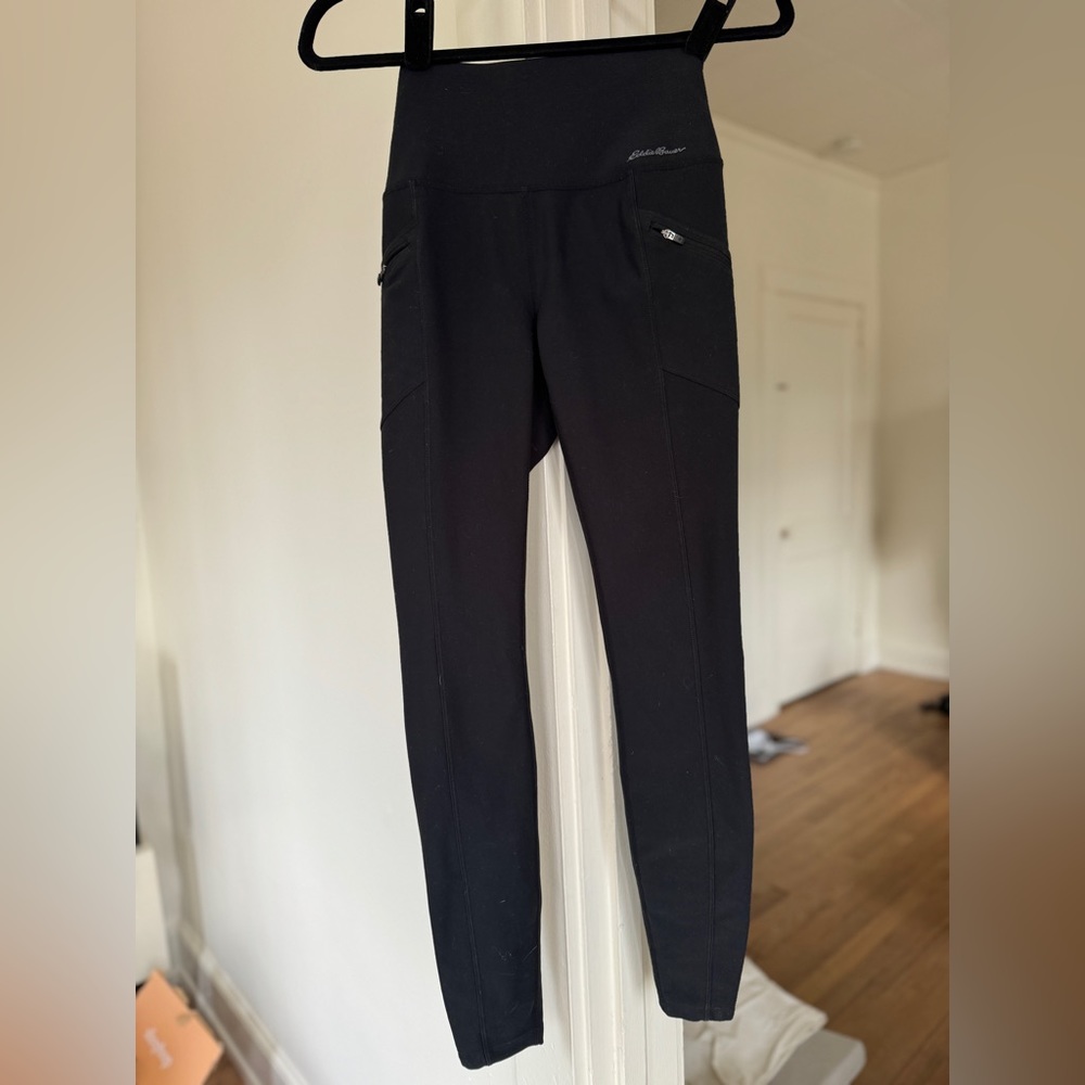 EDDIE BAUER workout/outdoor leggings. Black. Size XS.